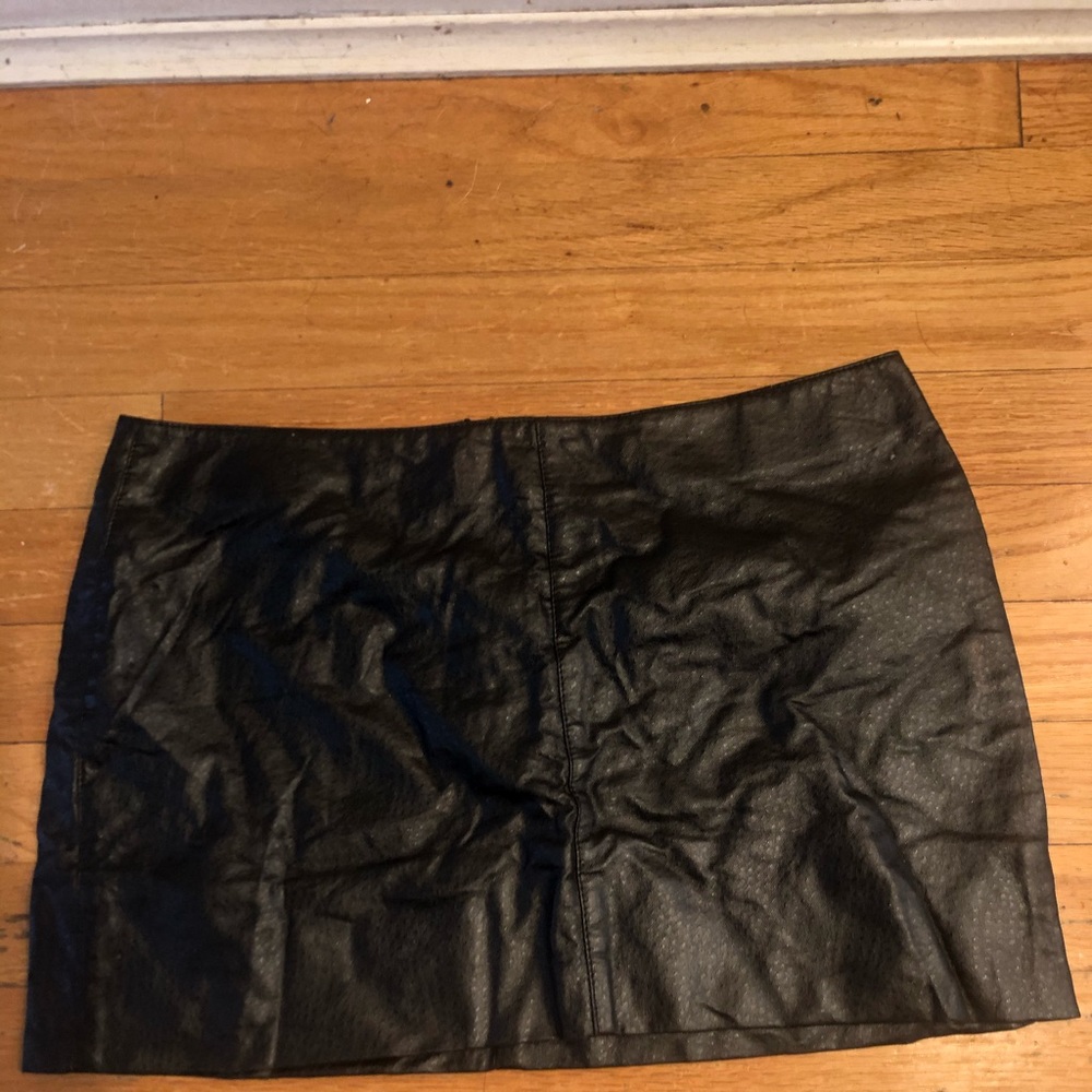 Black pleather mini skirt